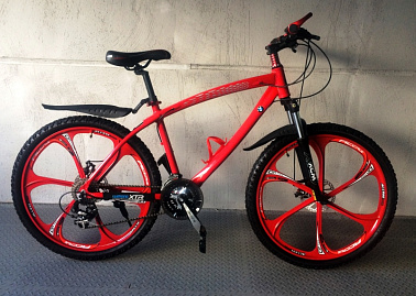 Велосипед на литых дисках стиль БМВ красный