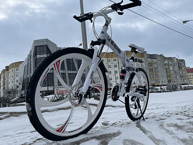 Велосипед на литых дисках стиль Ленд Ровер 6 лучей белый