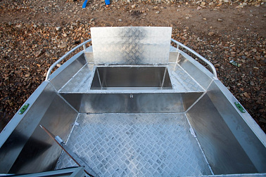 Алюминиевая моторная лодка Тактика-430 DC