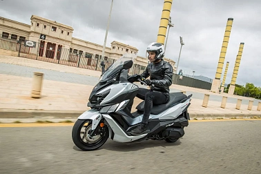 Максискутер SYM CRUiSYM a 300