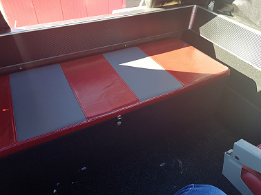 Мягкая накидка на задний рундук с установкой